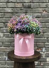 Цветочная композиция из Гипсофила и Розы в шляпной коробке в Благовещенке