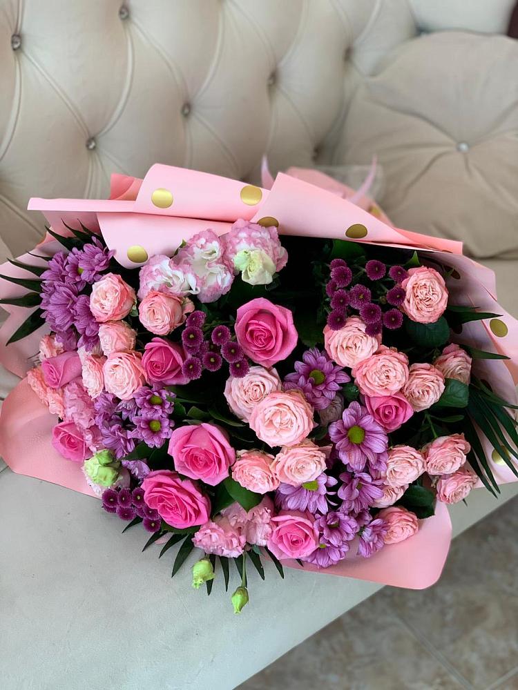 Букет цветов из: Хризантемы, Розы и Лизиантусы в Благовещенке