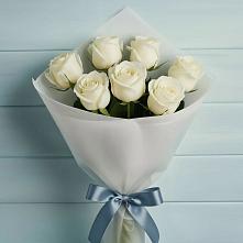 Букет 7 Белых роз Эдлесс Лав в Благовещенке