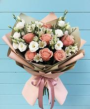 Букет цветов из:  Розы, Альстромерии и Лизиантусы в Благовещенке