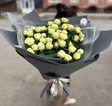 Букет Белые кустовые розы Солинеро в Благовещенке
