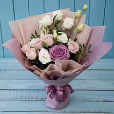 Букет цветов из:  Розы и Лизиантусы в Благовещенке