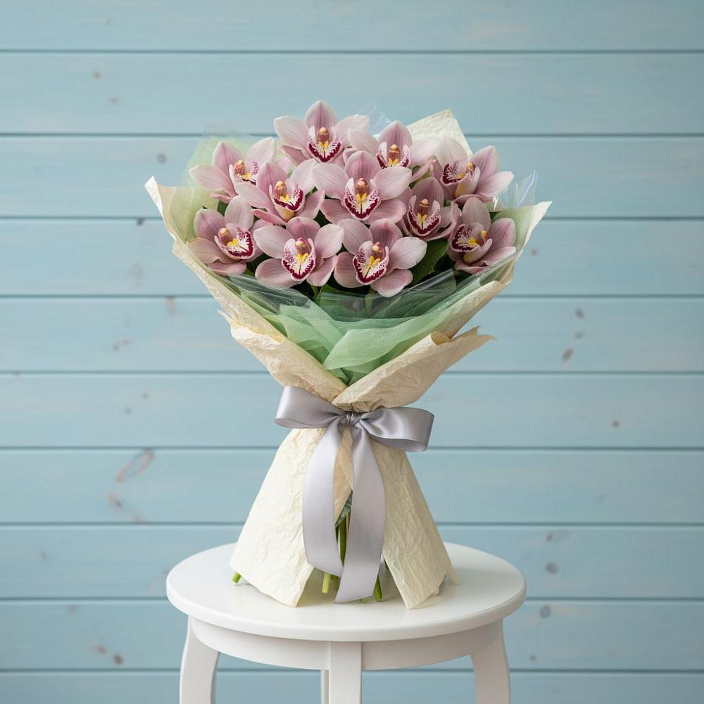 Букет цветов из: Орхидеи и Розы в Благовещенке