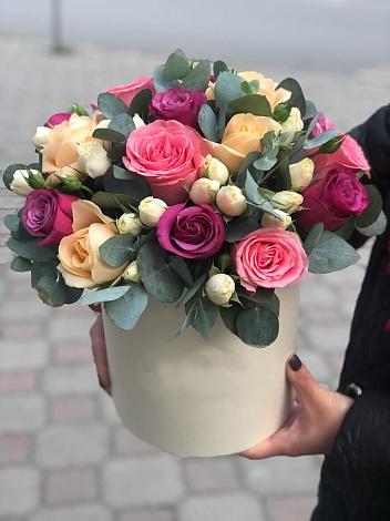 Цветочная композиция из Розы в шляпной коробке в Благовещенке