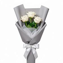 Букет 3 белые розы в Благовещенке
