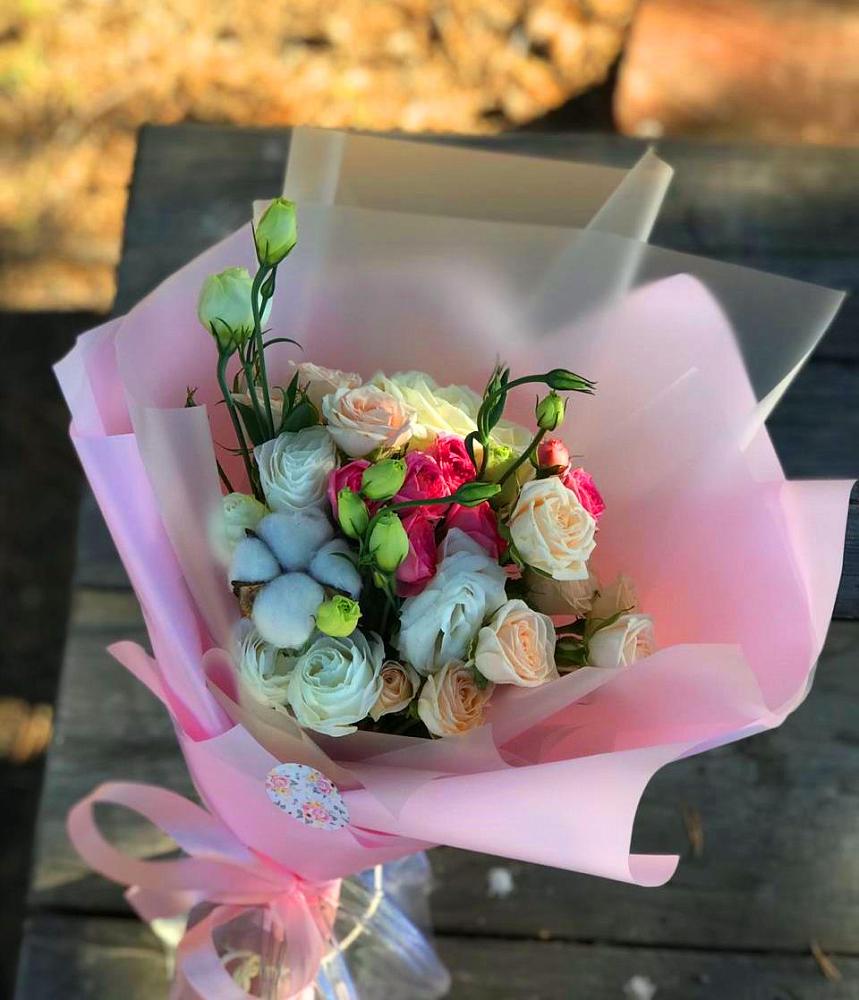 Букет цветов из: Розы и Лизиантусы в Благовещенке