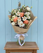 Букет цветов из:  Альстромерии, Лизиантусы, Розы и Хризантемы #REPLACE_PRED# Благовещенке