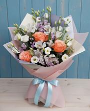Букет цветов из:  Лизиантусы, Розы, Альстромерии и Гипсофила в Благовещенке