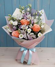 Букет цветов из:  Лизиантусы, Розы, Альстромерии и Гипсофила в Благовещенке