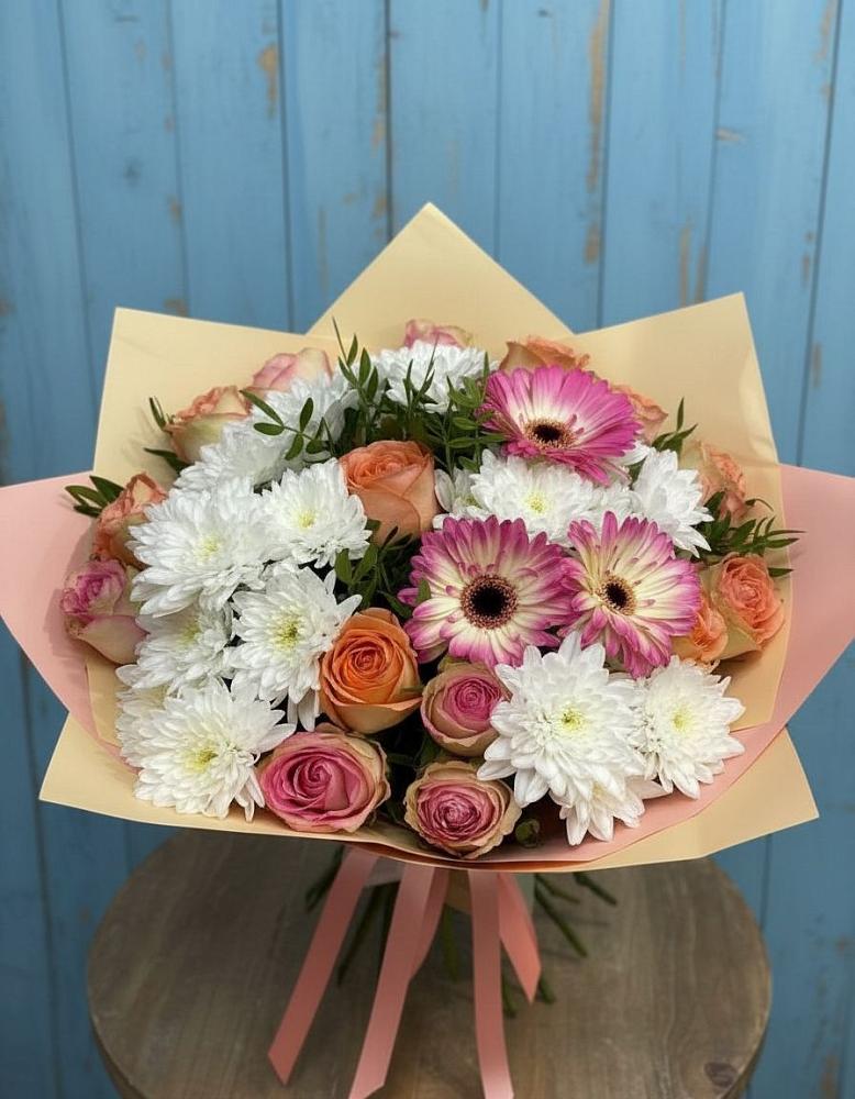 Букет цветов из: Розы, Герберы и Хризантемы в Благовещенке
