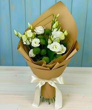 Букет цветов из:  Хризантемы и Лизиантусы #REPLACE_PRED# Благовещенке