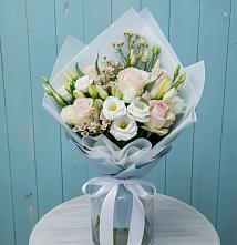 Букет цветов из:  Розы и Лизиантусы в Благовещенке