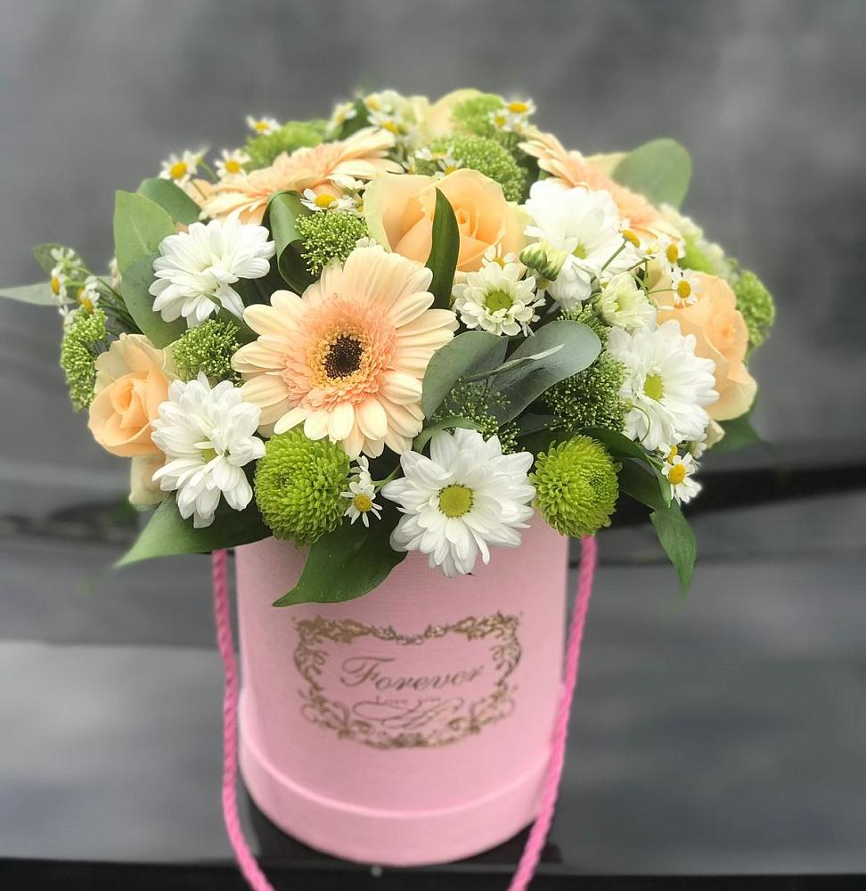 Цветочная композиция из Розы, Герберы и Хризантемы в шляпной коробке в Благовещенке