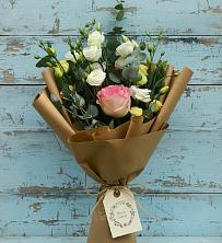 Букет цветов из:  Розы и Лизиантусы в Благовещенке