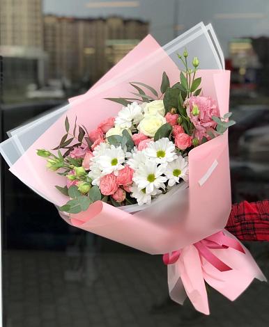 Букет цветов из: Розы, Лизиантусы и Хризантемы в Благовещенке